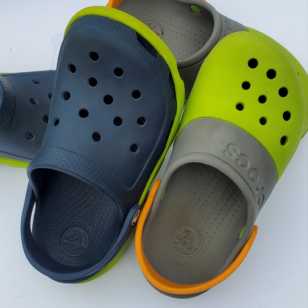 2 Pair Crocs Boy Girl Junior Sz 3 Blue Green Gray